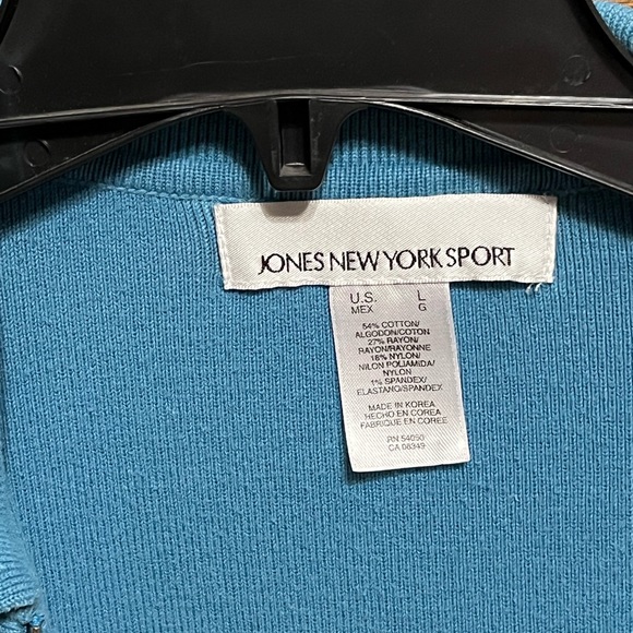 Jones New York Sport, blue, 2 piece set, size large, smoke free, - Picture 6 of 8